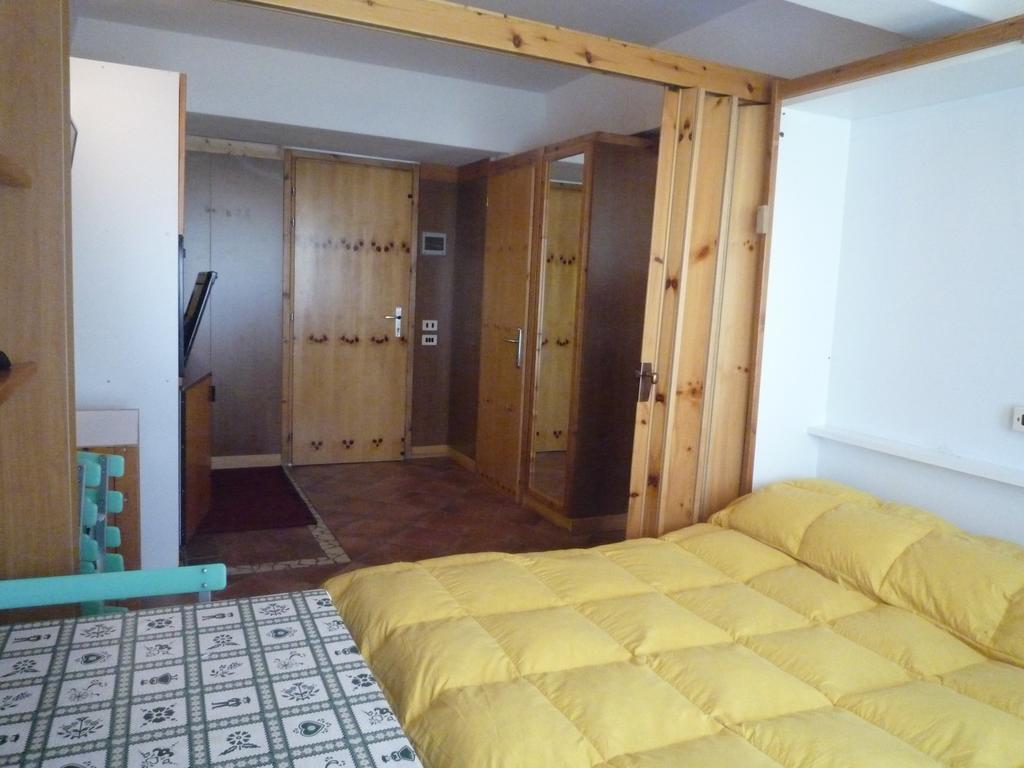 Residence Artuik Appartamenti Solandra Marilleva Camera foto