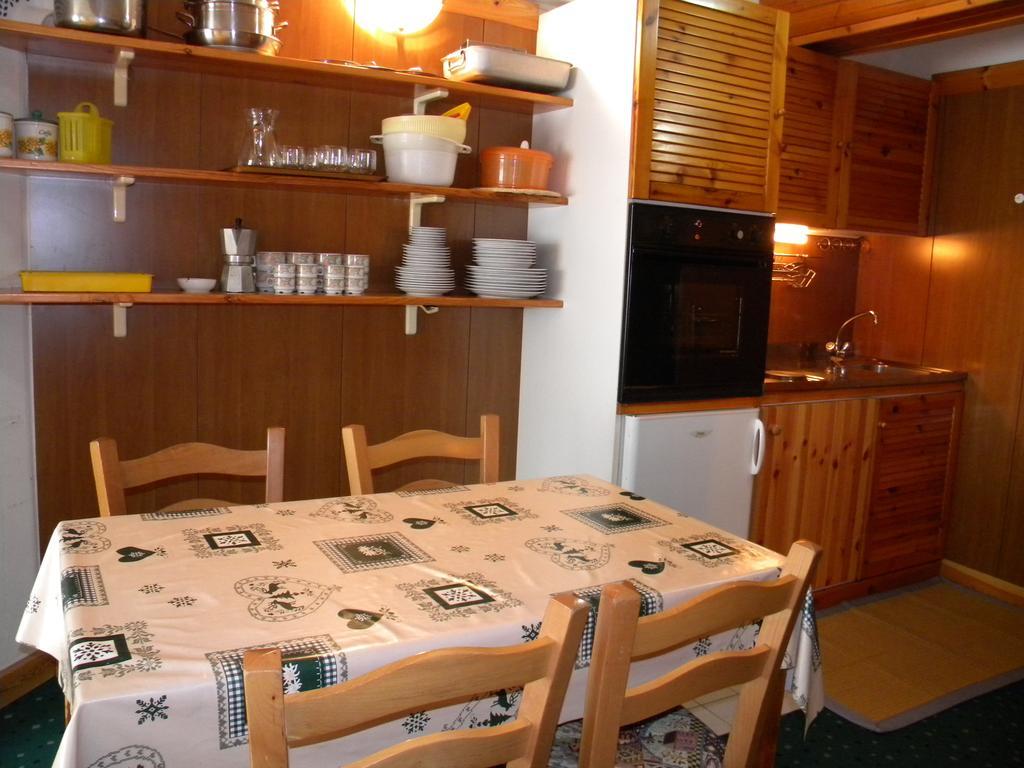 Residence Artuik Appartamenti Solandra Marilleva Camera foto