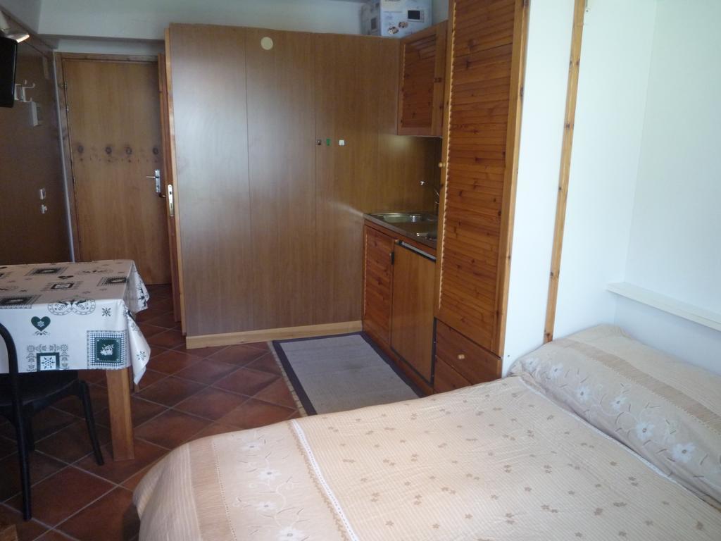 Residence Artuik Appartamenti Solandra Marilleva Camera foto